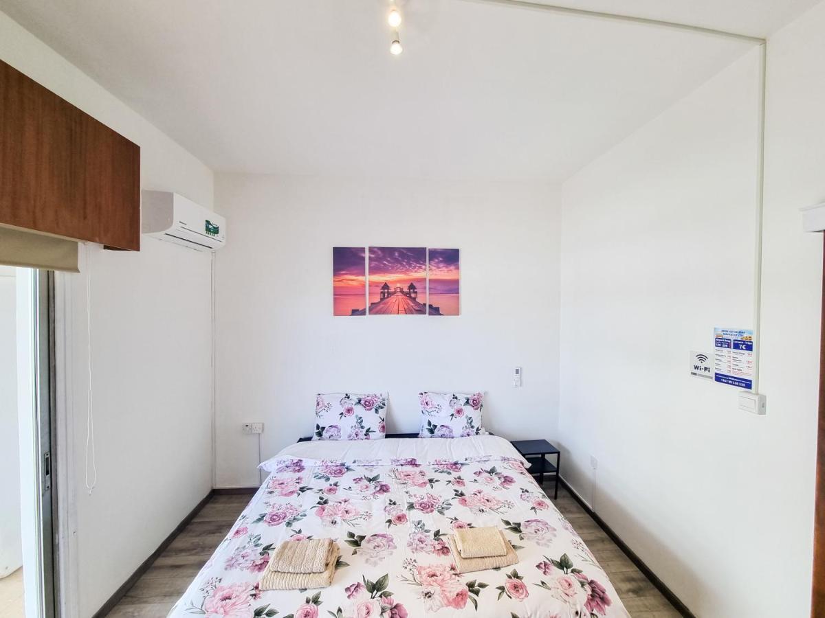 Citycenter Rooms Next To The Beach Lárnaca Exterior foto